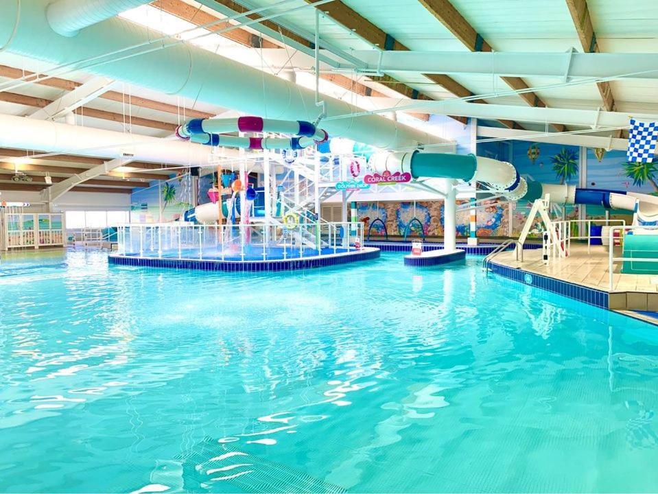 Jp Retreat , West Sand Holiday Park, Селси Екстериор снимка